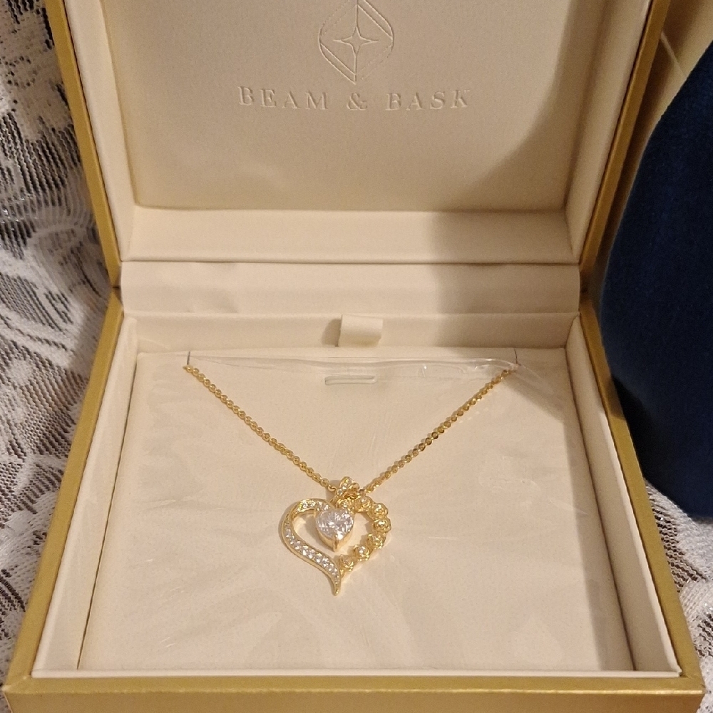 Beam & Bask 2Ct Moissanite Double Heart Pendant Necklaces 18K Gold